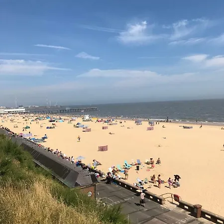 Вилла Coastal Retreat Лоустофт Экстерьер фото